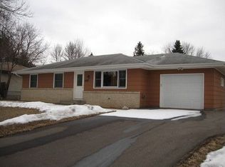 2184 Beam Ave E, Maplewood, MN 55109