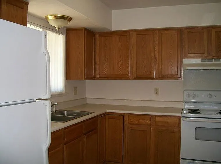 424 E Elm St #424 — Photo 7