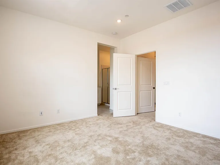 516 Avienda Ctr #106 — Photo 10