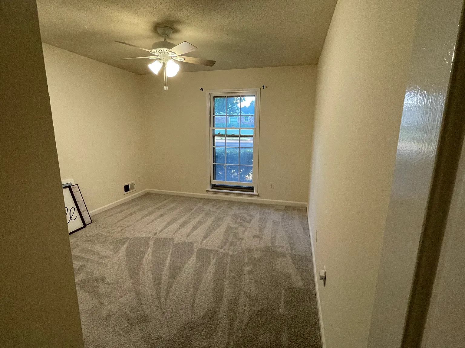 3 bed, 2074 sqft, $2,549 — Photo 4