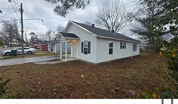 2 bed, 868 sqft, $1,056 — Photo 1