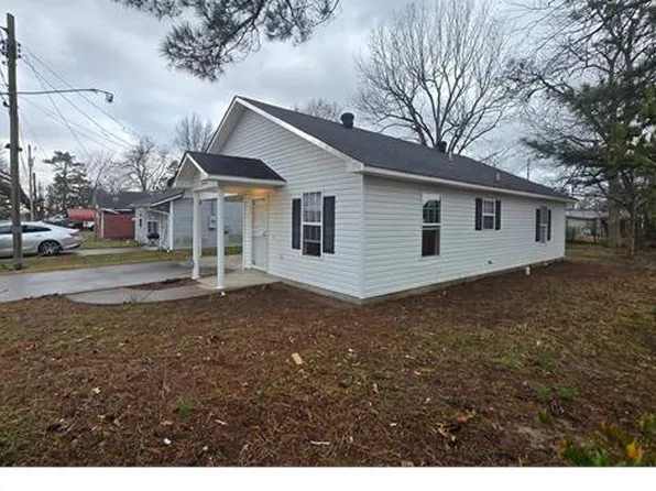 1225 S 10th St, Blytheville, AR 72315