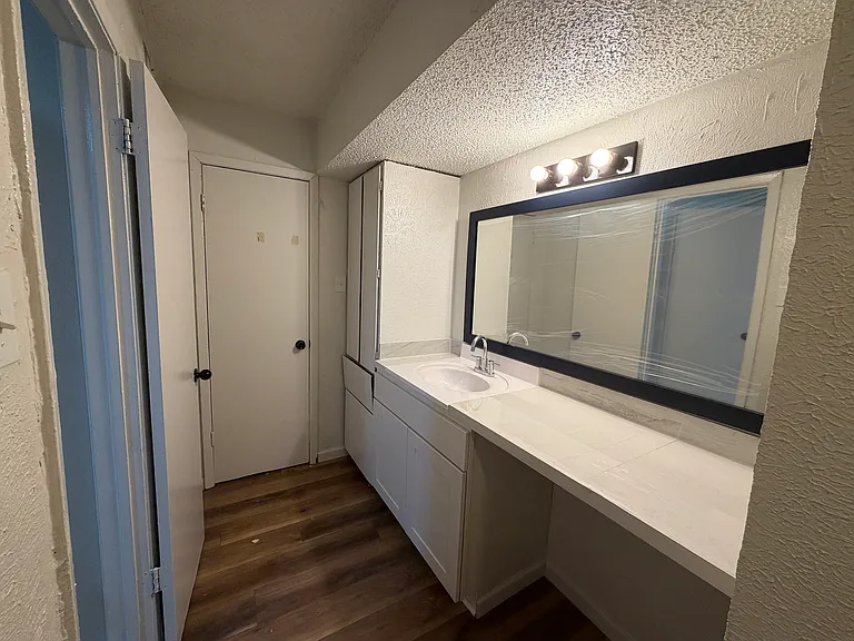 1342 N Cooper St — Photo 7