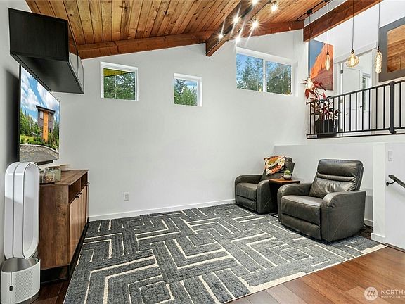 5th image of 1527 Newberg Road