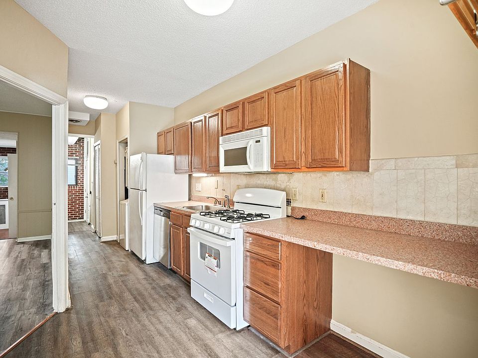 1st image of 1904 Constitution Ave NE APT 3