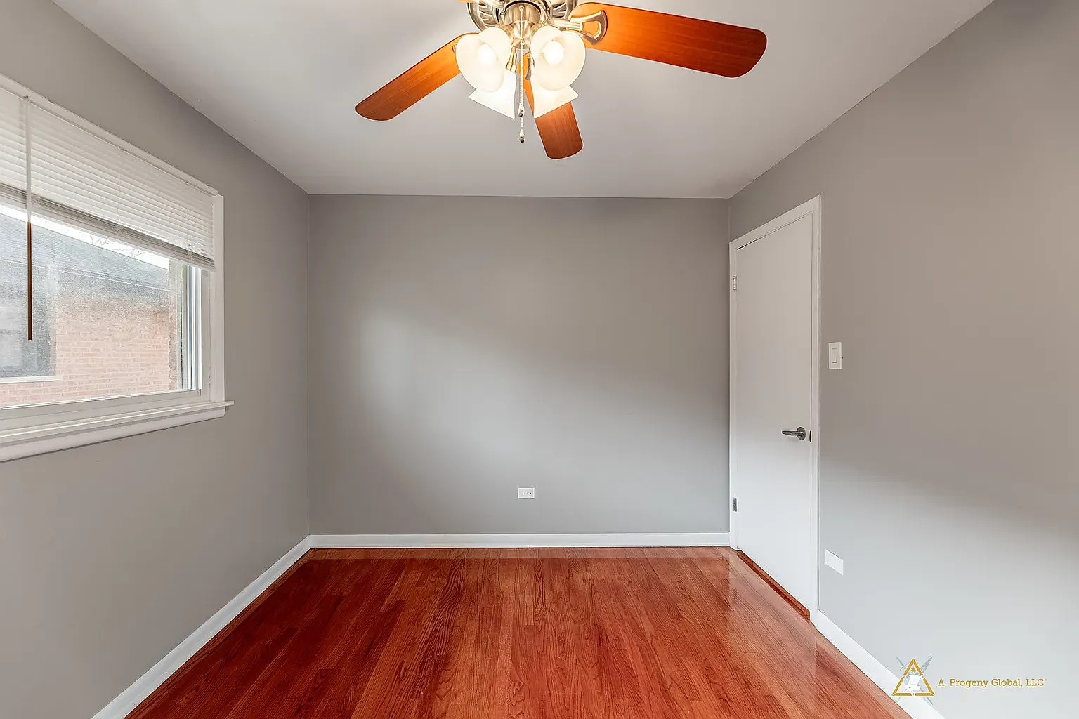 3 bed, 1.5 bath, $2,500 — Photo 4