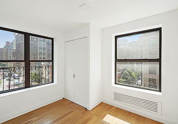 5th image of 1104 Lexington Ave #2B