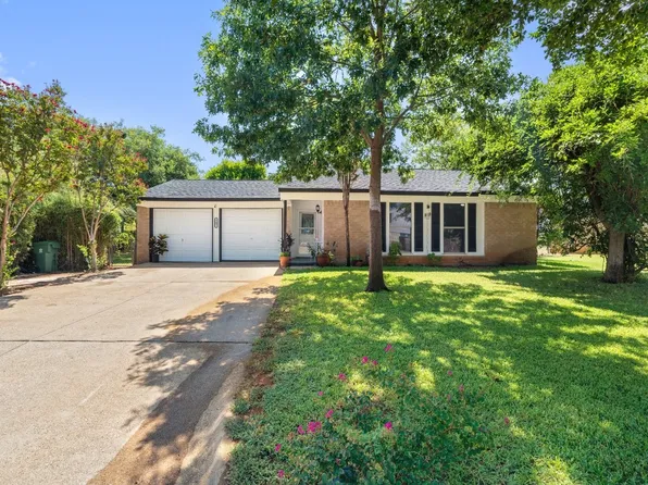 702 Melbourne Dr, Arlington, TX 76012