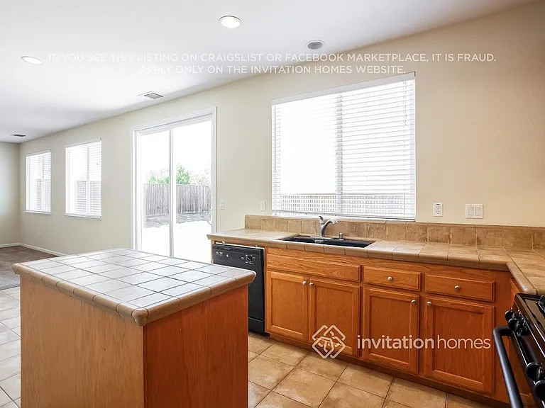 4064 Heaton Ct — Photo 6