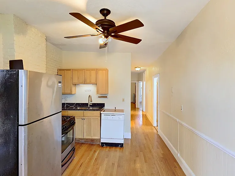 86 Hammond St #4 — Photo 10