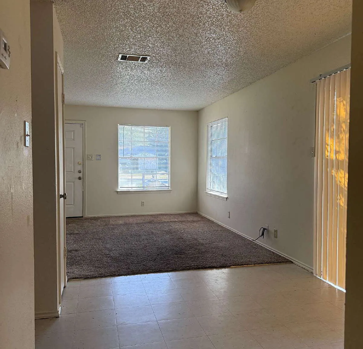 3 bed, 2.0 bath, 950 sqft, $1,545 — Photo 4