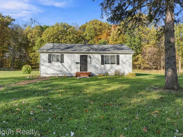 6160 Taylor Dr, Flint, MI 48507
