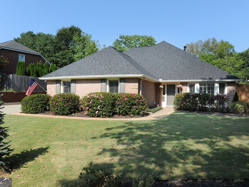 1st image of 400 N Farm Dr