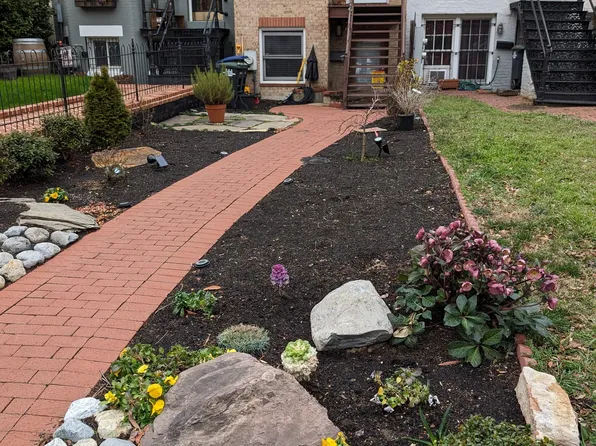 122 N Carolina Ave SE, Washington, DC 20003