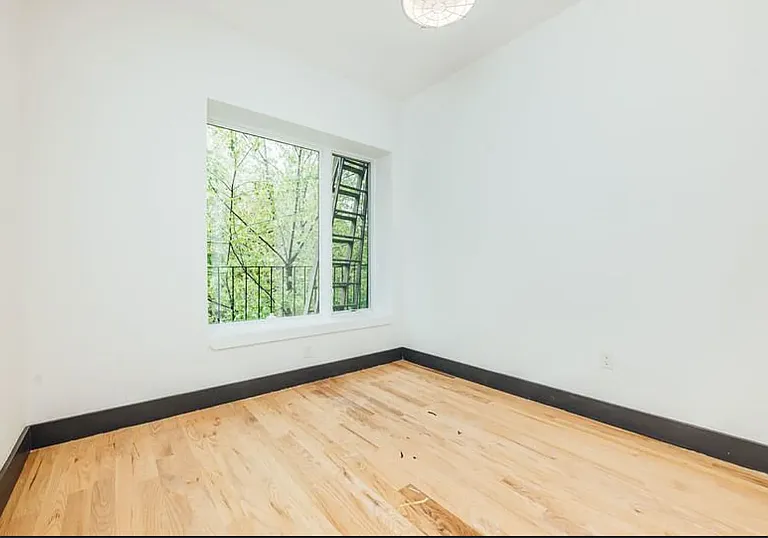 919 Gates Ave #2 — Photo 4