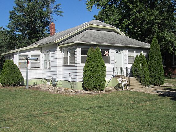 2nd image of 9634 Maplewood Ave