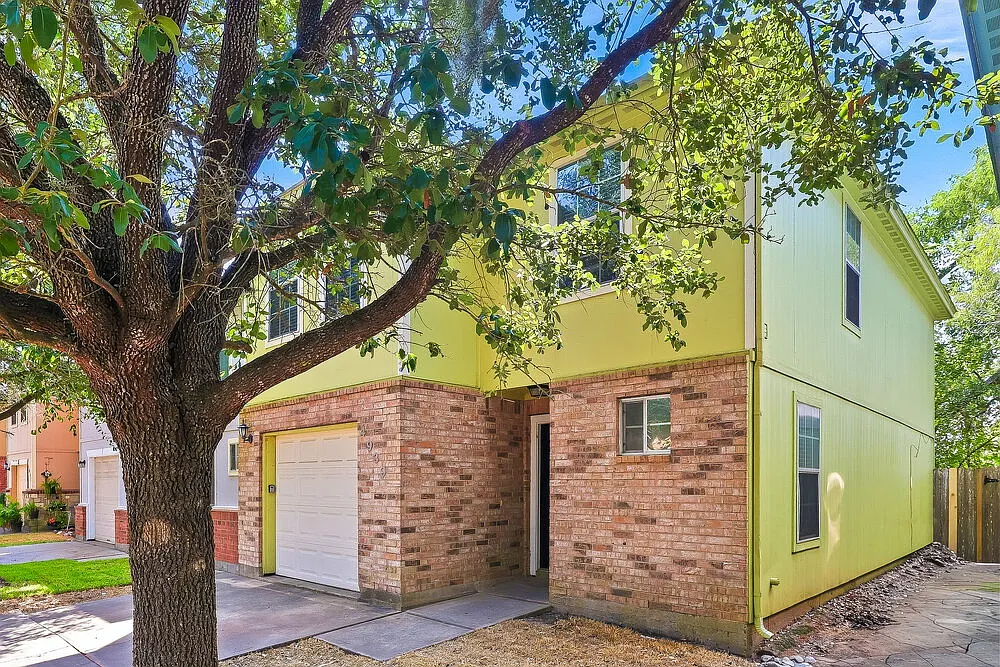4 bed, 2.5 bath, 1700 sqft, $1,665 — Photo 2