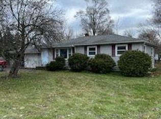 6219 S Williams Lake Rd, Waterford, MI 48329