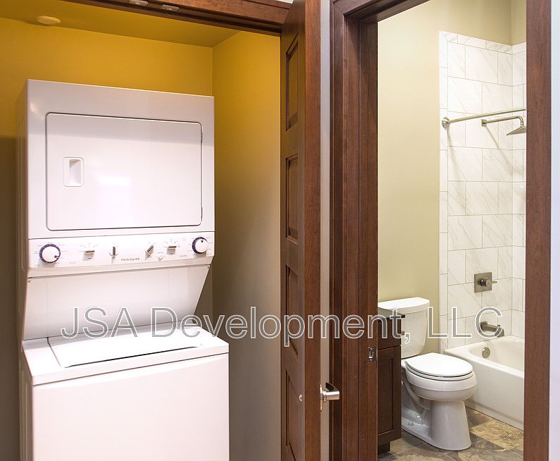 2nd image of 223 W 4th St Ste 201