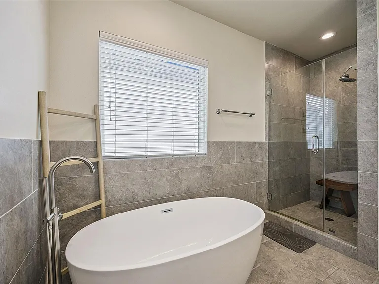 803 Sienna Palm Ln — Photo 17