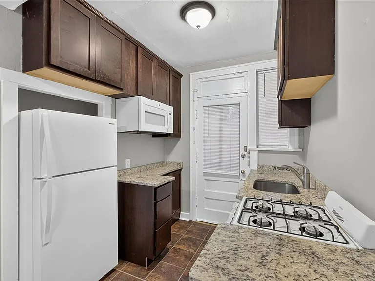 1949 Alfred Ave #1S — Photo 16