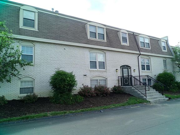 2nd image of 104 Hanley Ln #6