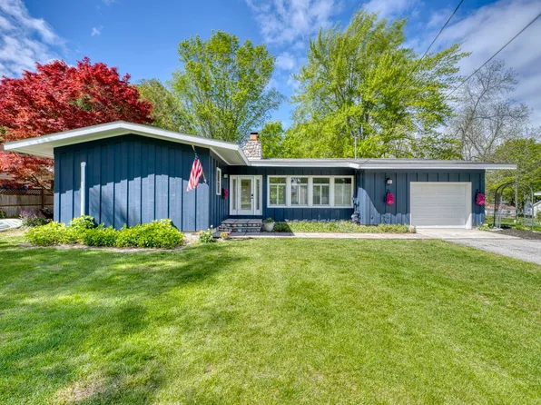 310 W Broadway, Suttons Bay, MI 49682