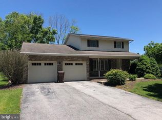 1165 Fiddlers Rd, Chambersburg, PA 17202