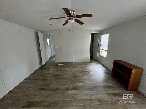 3rd image of 1561 Valencia Dr