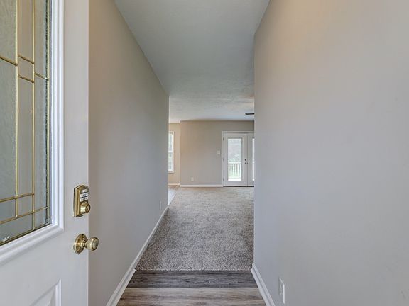 4th image of 810 Shetland Dr