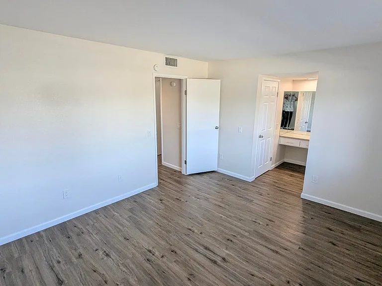 2260 N Indian Canyon Dr #B — Photo 15