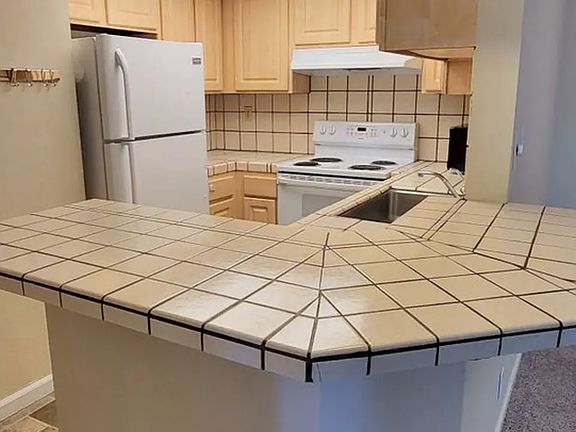 3rd image of 1089 Wesley Ct APT 3