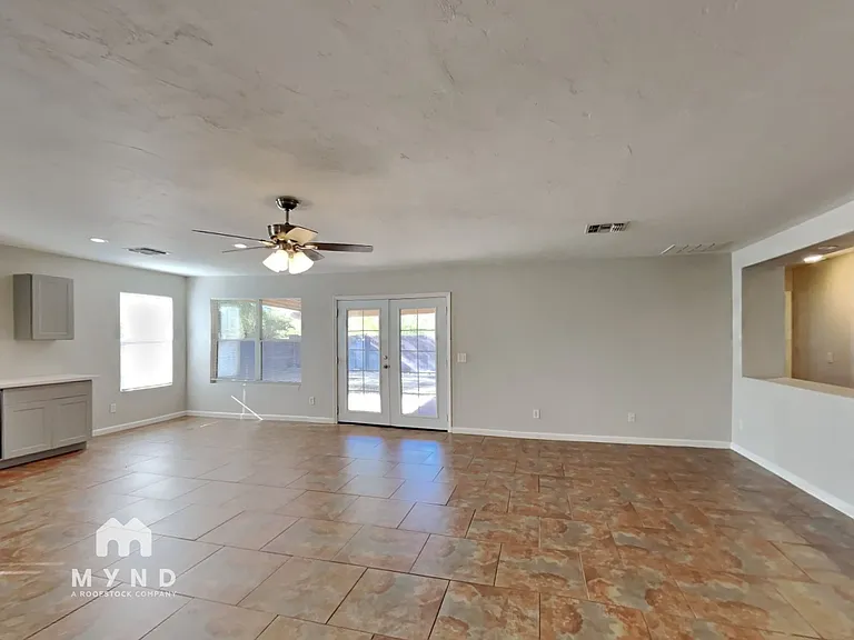 10668 S Silverbluff Dr — Photo 8