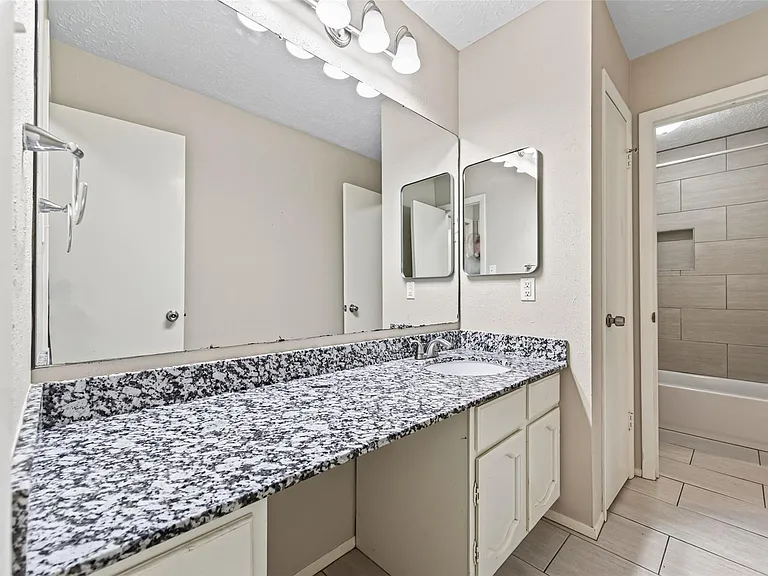 5346 King Richard Dr — Photo 19