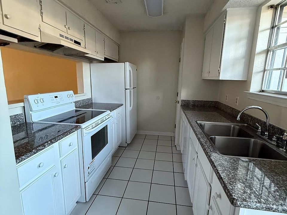 1st image of 1735 Boulevard De Province