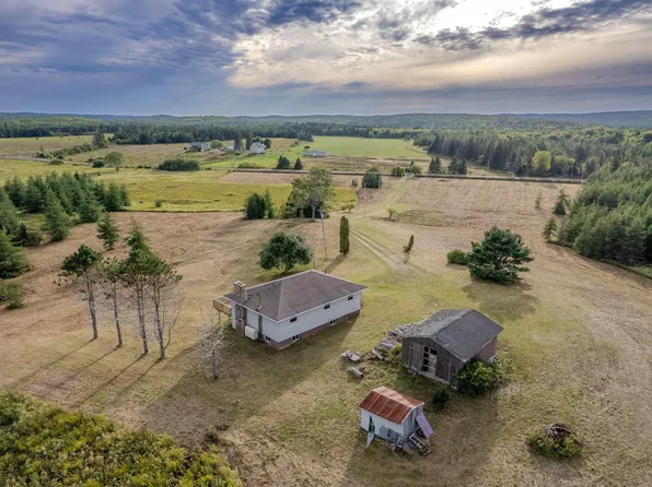 723 Intervale Rd, Cape Breton, NS B1K 1T1
