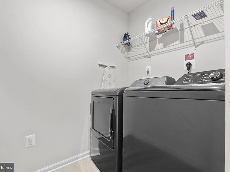 6427 Hawkeye Dr — Photo 28