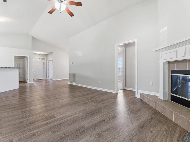 226 Shadow Ct SW — Photo 4