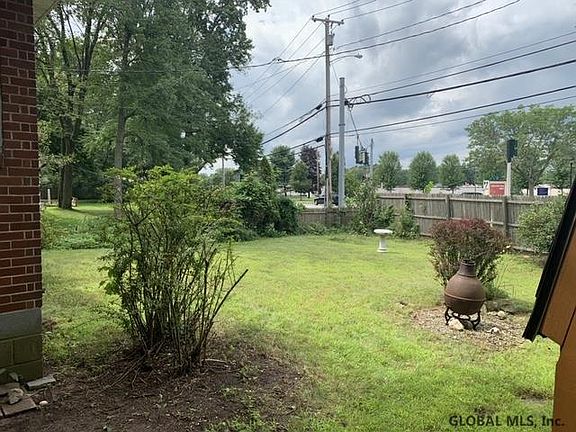 3rd image of 26 Elmwood St