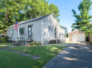 933 Barbara St NW, Grand Rapids, MI 49544