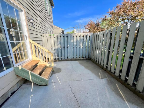 755 Parkbluff Way, Lewis Center, OH 43035