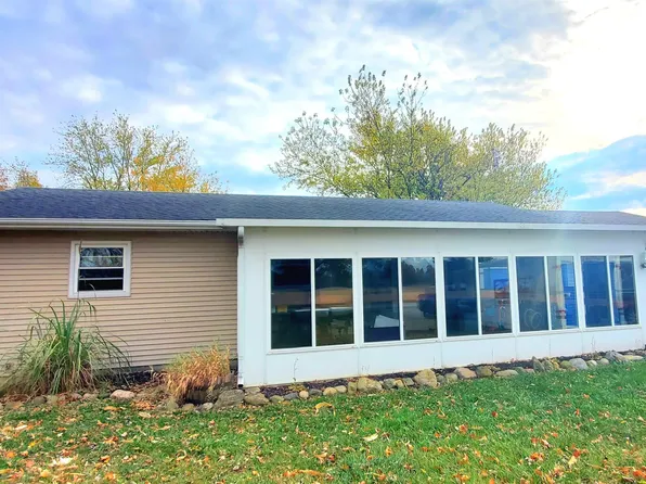 8618 Hoagland Rd, Hoagland, IN 46745