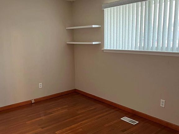4th image of 38651 Warwickshire Dr