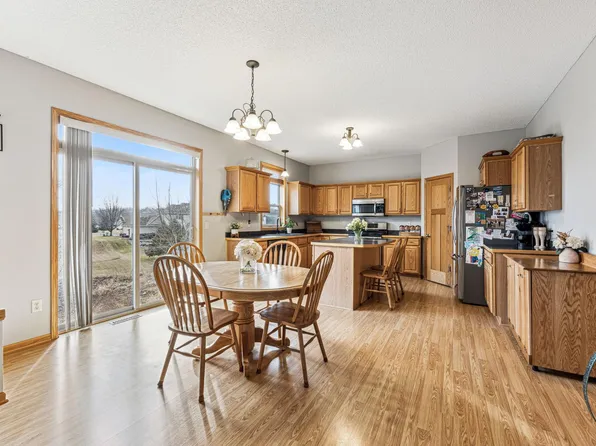 608 Overlook Dr, Buffalo, MN 55313