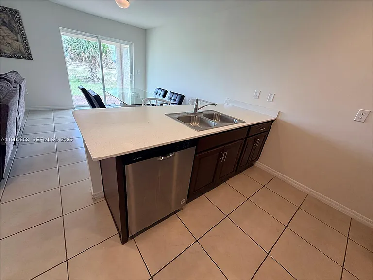 513 Ella Jean Pl — Photo 8