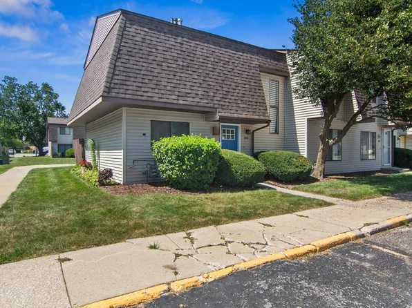 6052 Delaware Dr, Merrillville, IN 46410