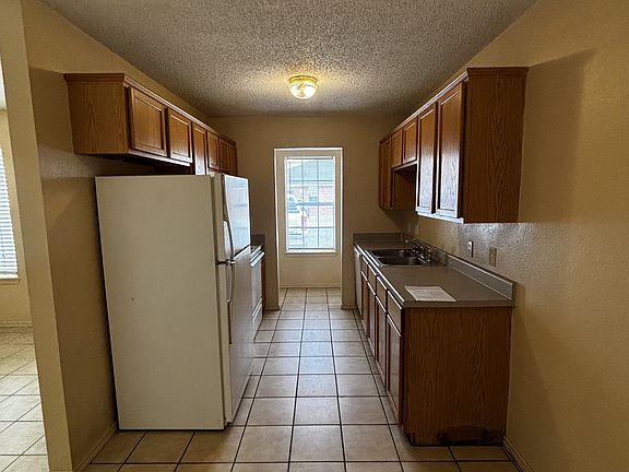 4th image of 3430 Hyden Ave