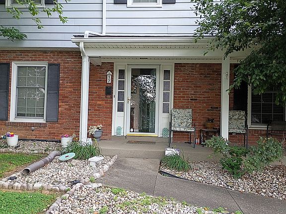 3rd image of 17 Martin Dr