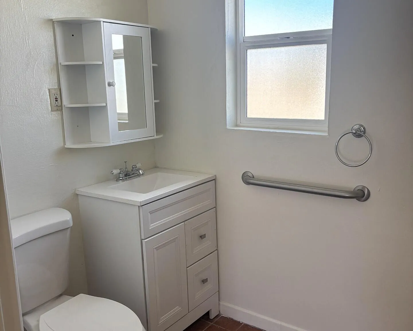 1 bed, 1.0 bath, 400 sqft, $900 — Photo 3
