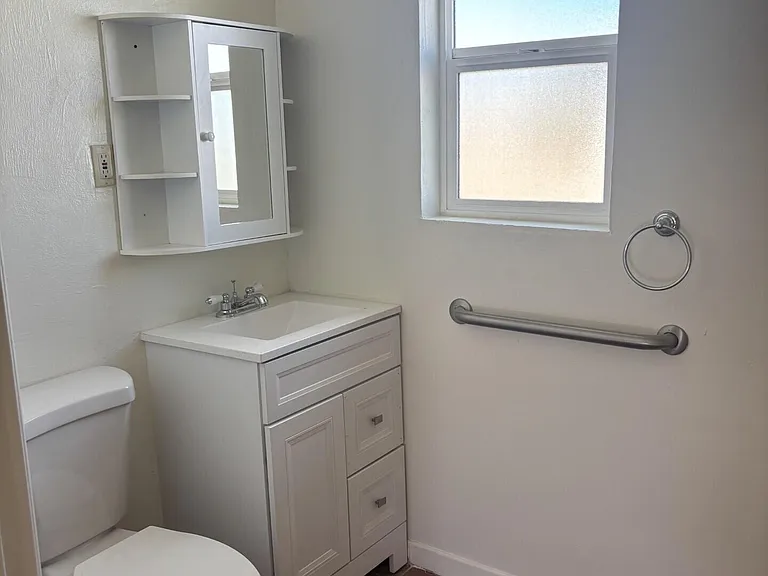1372 W Highway 92 — Photo 3